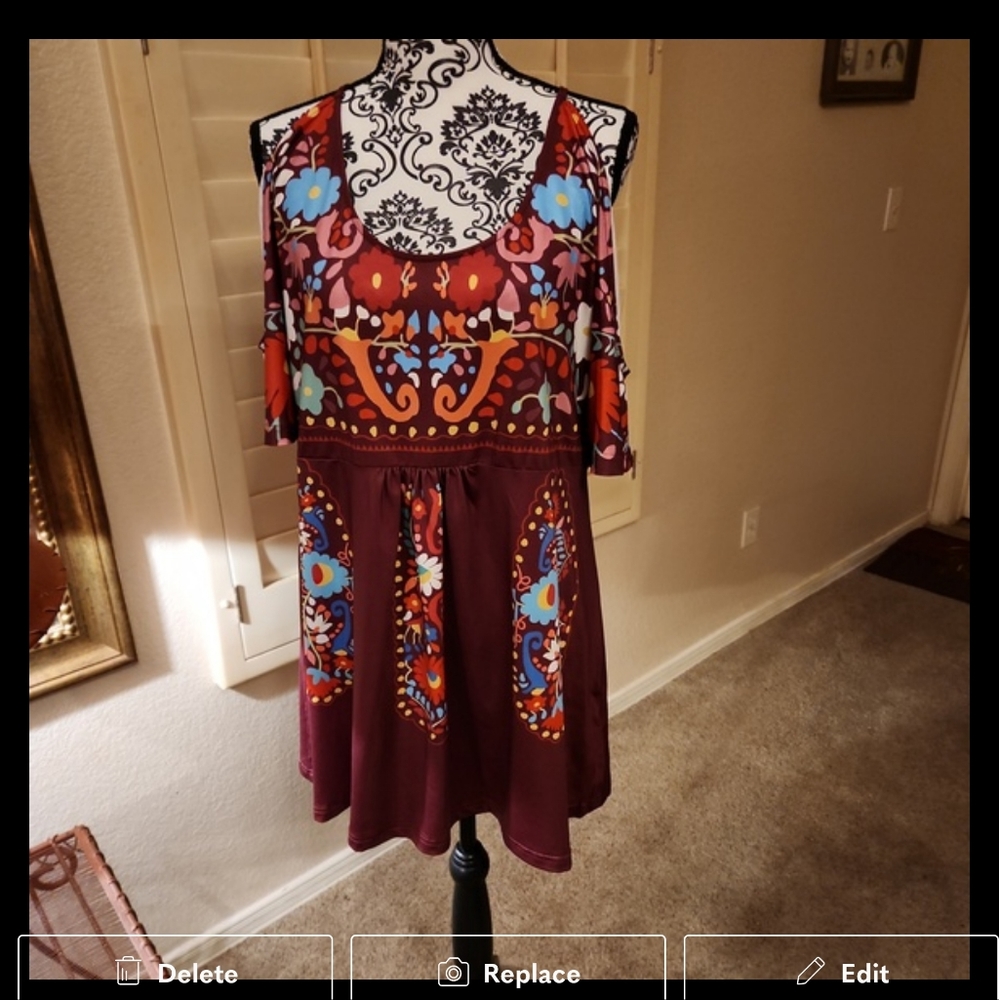 Woman size 3X NWOT cold shoulder tunic blouse